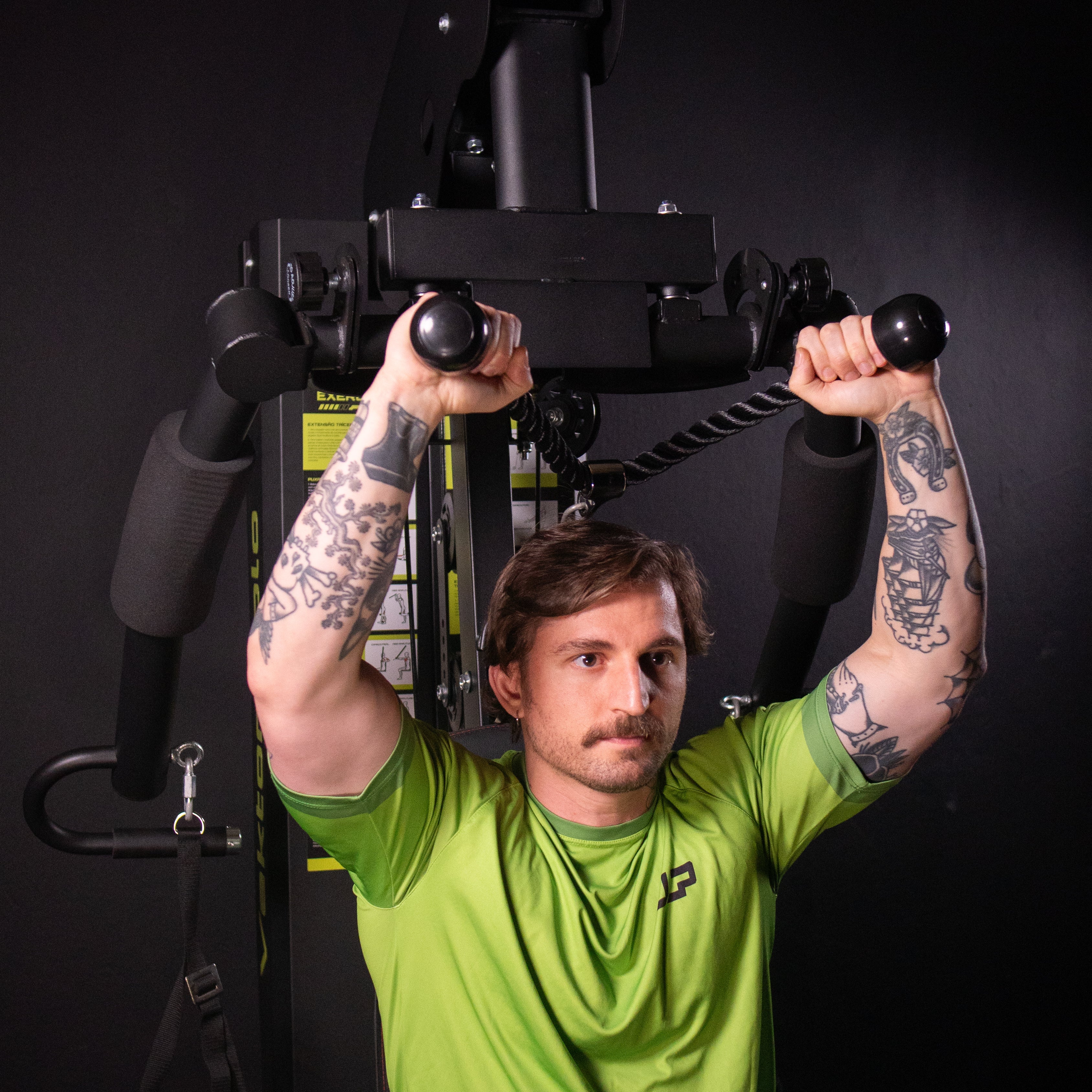 Estação de Musculação 85kg 25 em 1 Vektor Trio V-Squat UPLIFT