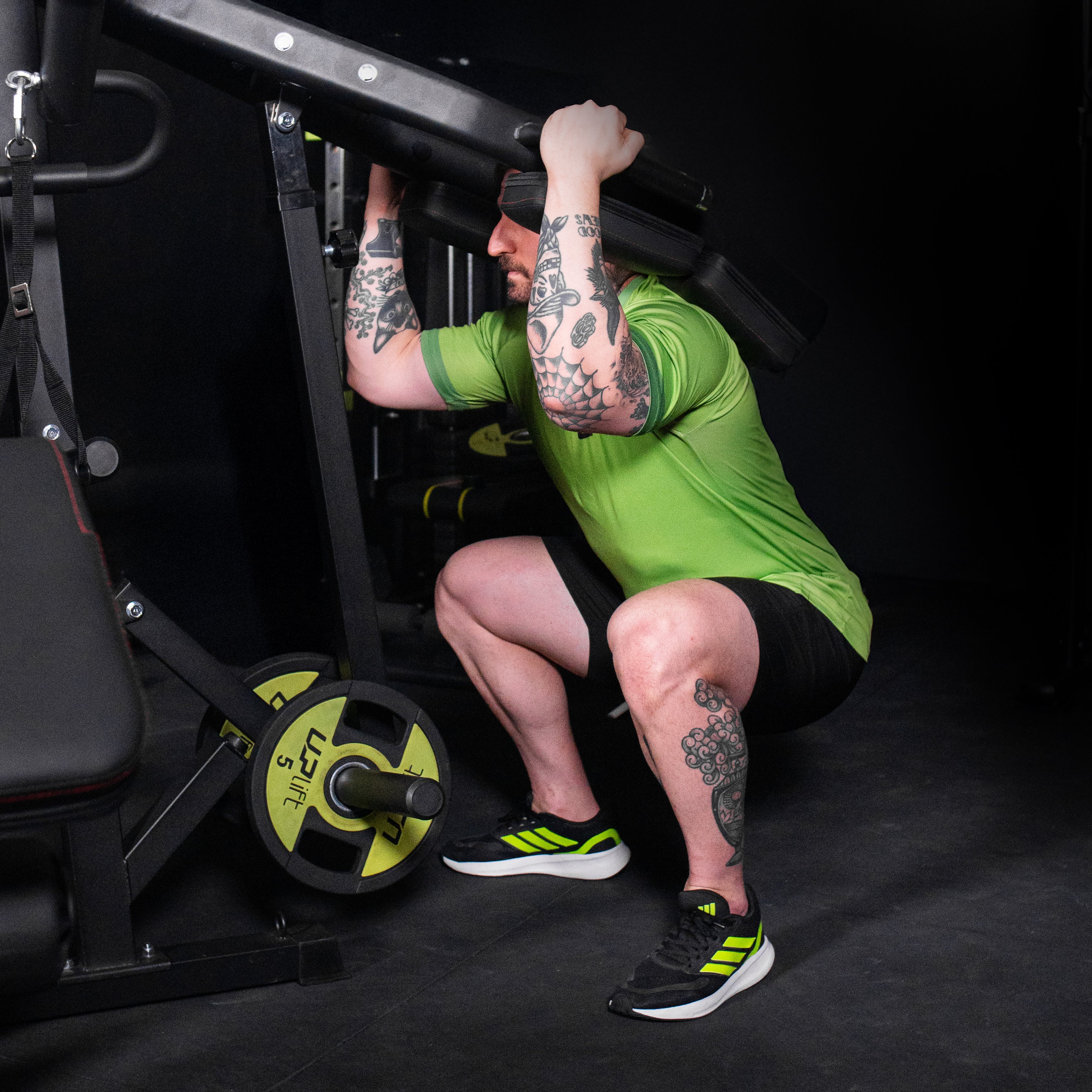 Estação de Musculação 85kg 25 em 1 Vektor Trio V-Squat UPLIFT